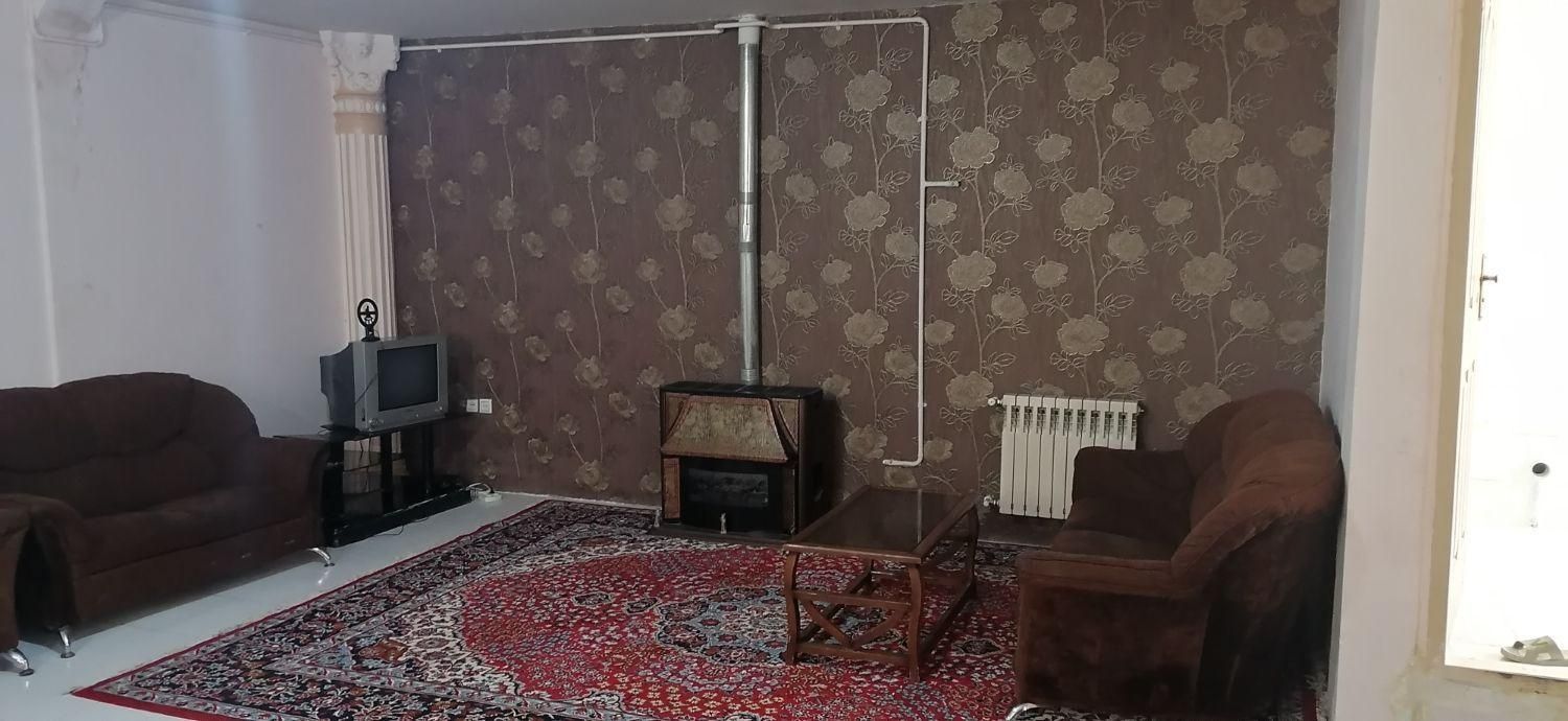 آپارتمان مبله با پارکینگ مرکز شهر|اجارهٔ کوتاه‌مدت آپارتمان و سوئیت|کرمان, |دیوار