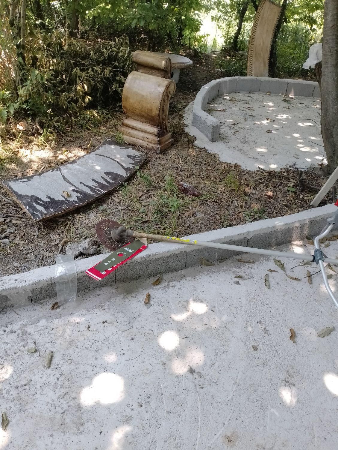 محوطه سازی.هرس گل و نهال .شخم.علف زنی.سم زنی|خدمات باغبانی و درختکاری|رشت, آزادگان|دیوار