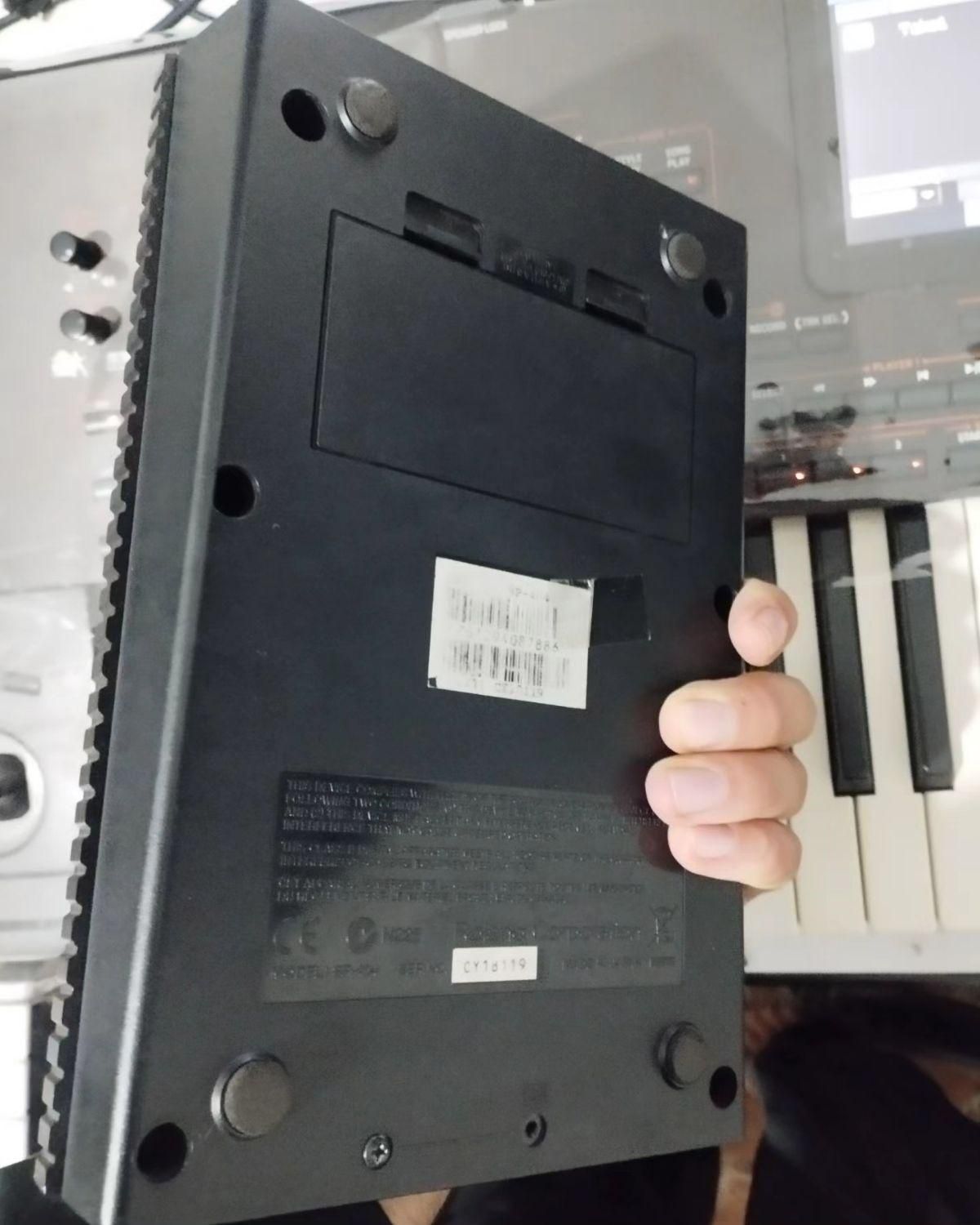 Roland404sp|گیتار، بیس، امپلیفایر|پیرانشهر, |دیوار