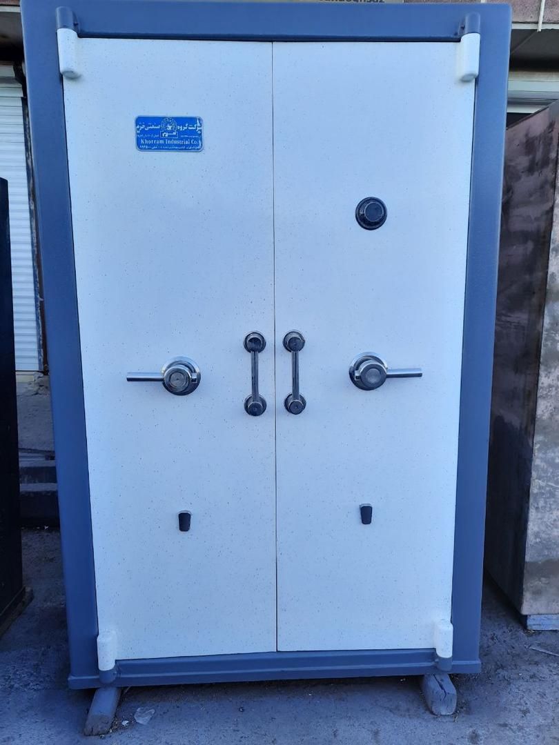 گاوصندوق عتیقه khoram|ابزارآلات|سیرجان, |دیوار