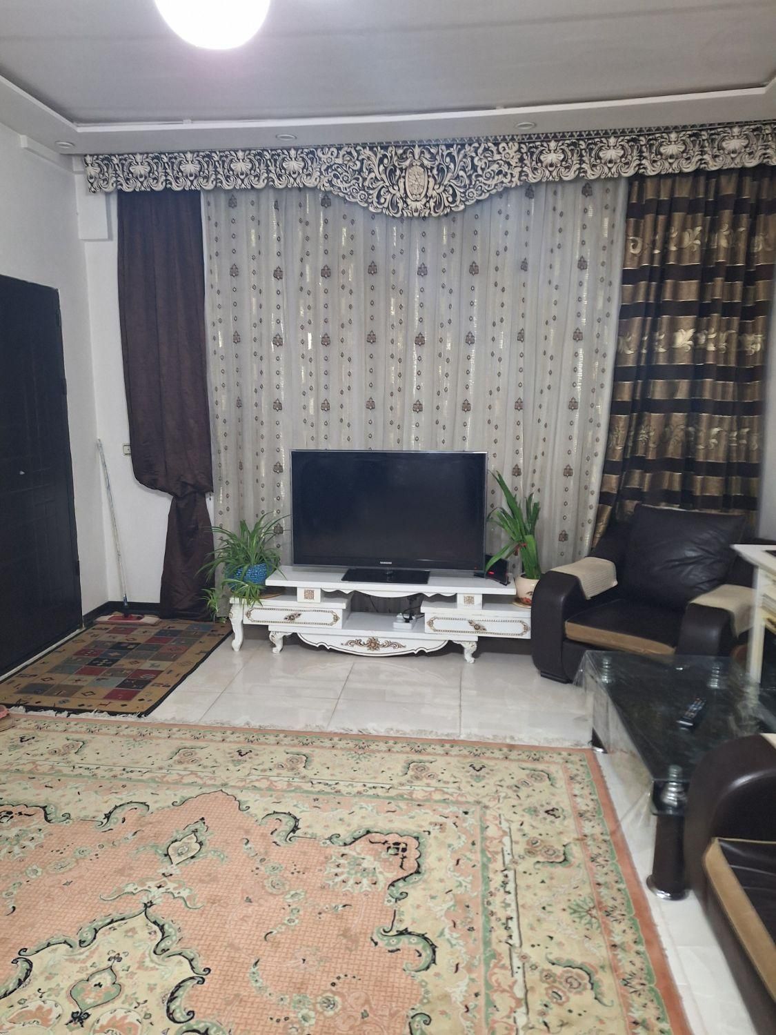 منزل مبله صدرا ویلایی دوربینو نگهبانی|اجارهٔ کوتاه‌مدت آپارتمان و سوئیت|صدرا-فارس, |دیوار