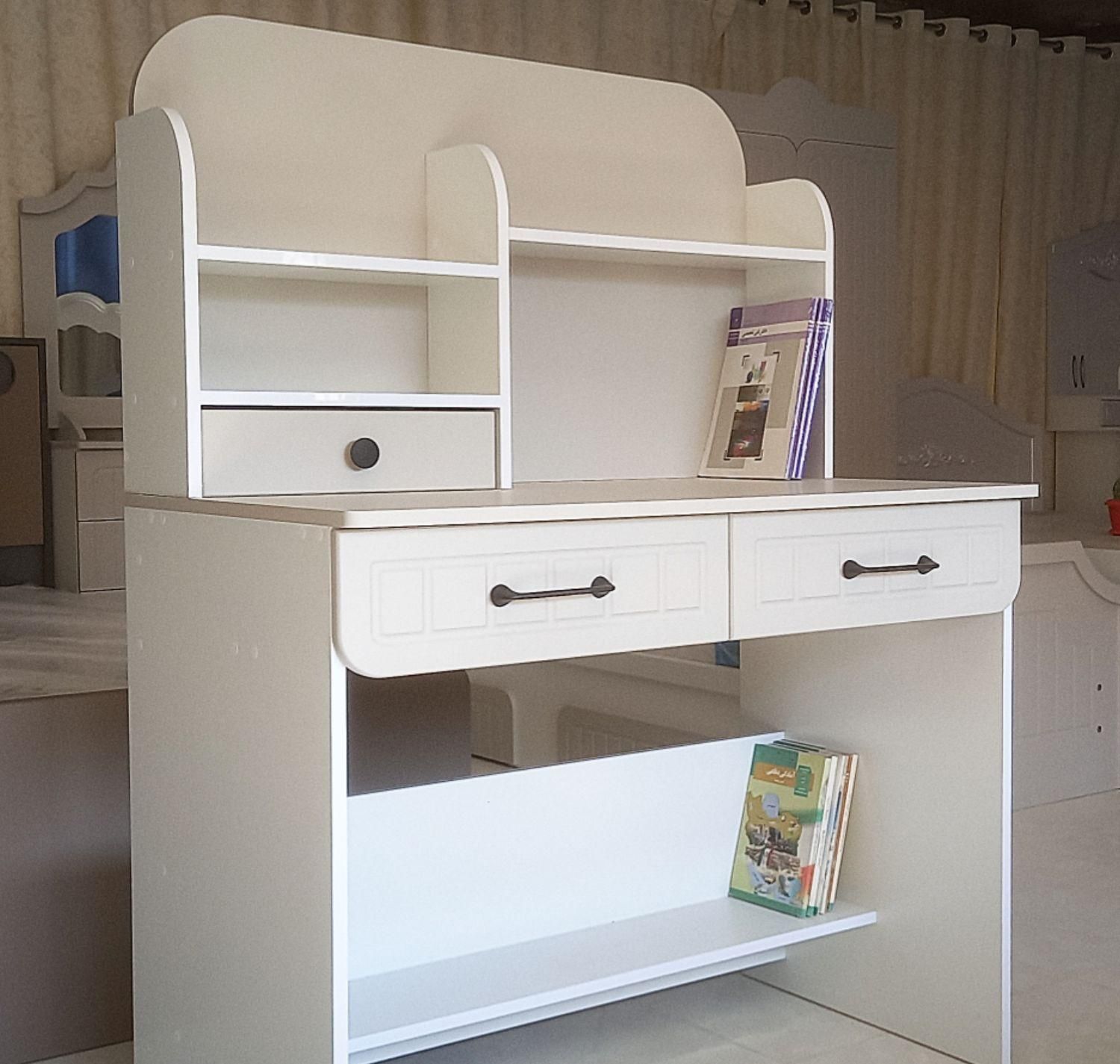 میز تحریر کتابخانه دار مدل ساحل|میز تحریر و کامپیوتر|کرج, مصباح|دیوار