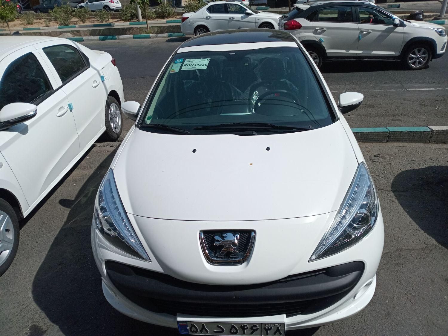 پژو 207i اتومات سقف شیشه ای صفر ارتقا/ مدل ۱۴۰۴|خودرو سواری و وانت|تهران, ستارخان|دیوار