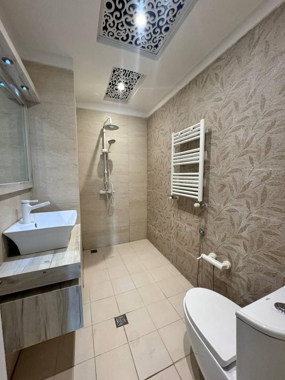 240 متر (3 خواب مستر) 3 پارکینگ