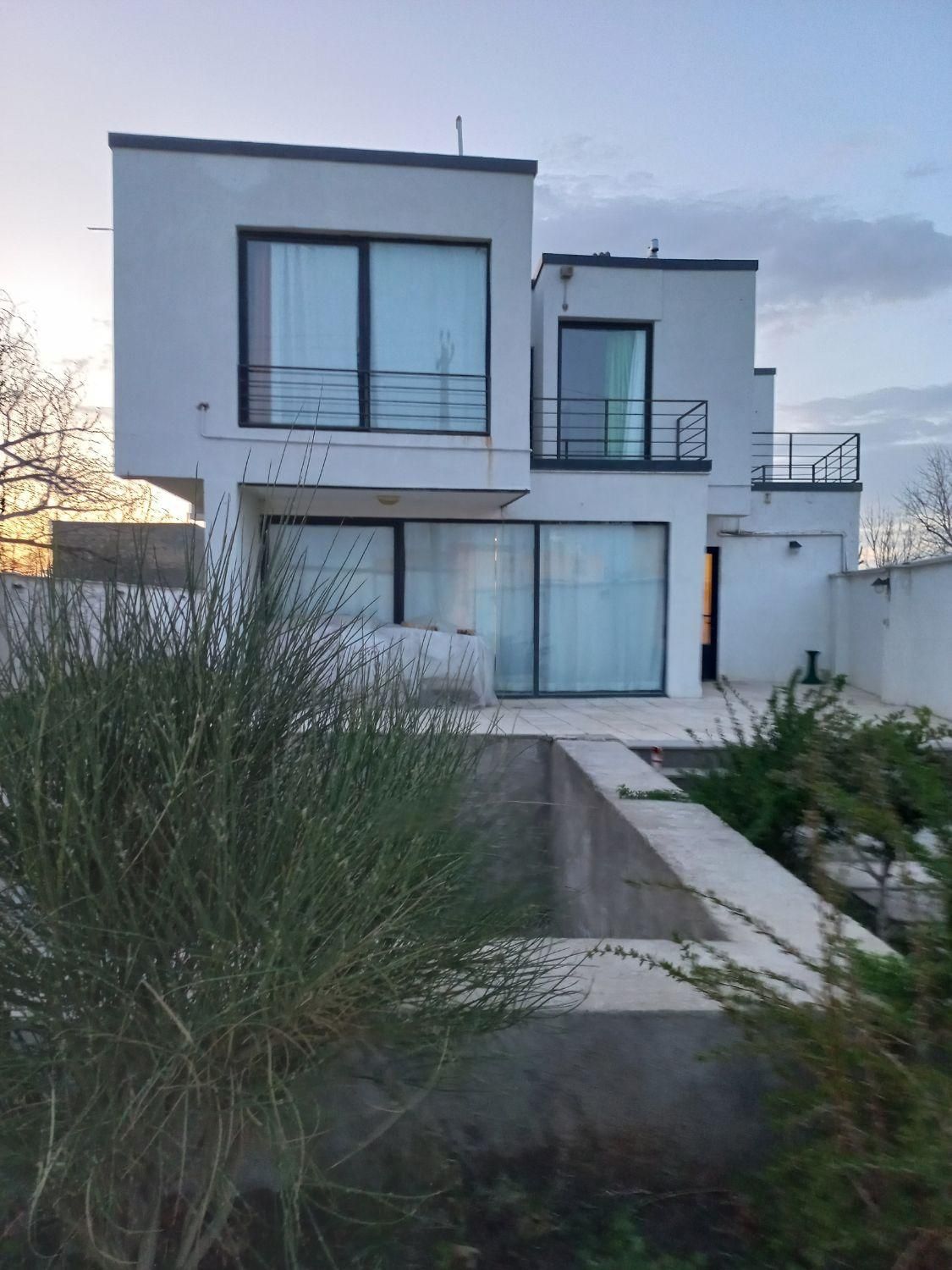 در پنجره دوجداره upvc توری پلیسه تعمیرات رگلاچ دوج|مصالح و تجهیزات ساختمان|همدان, |دیوار