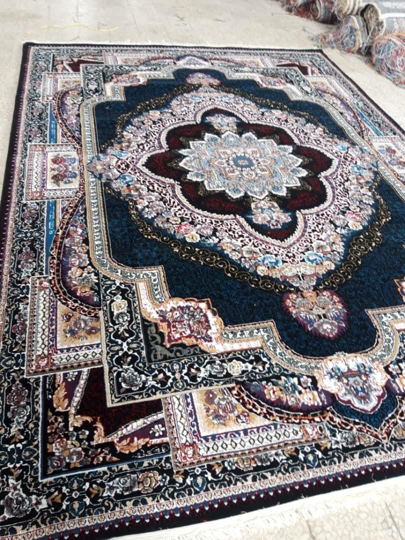 انبار بزرگ فرش شرکتی|فرش|بابل, |دیوار