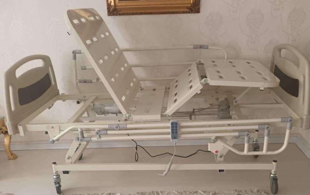 تخت بیمارستانی برقی/سه شکن باتنظیم ارتفاع|آرایشی، بهداشتی، درمانی|تهران, خرمشهر|دیوار