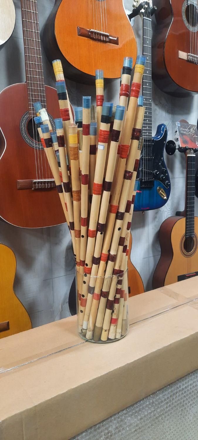 نی هفت بند|سازهای سنتی|رباط‌کریم, رباط‌کریم|دیوار