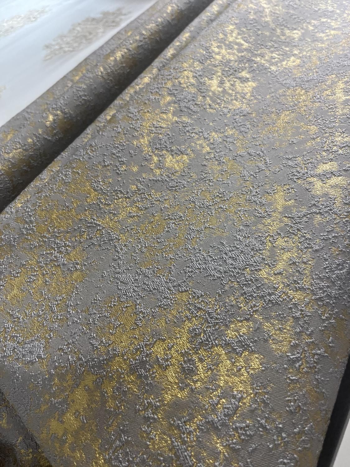 پرده مخمل طلاکوب پانچی حریر شاین پانچ|پرده، رانر، رومیزی|تبریز, |دیوار