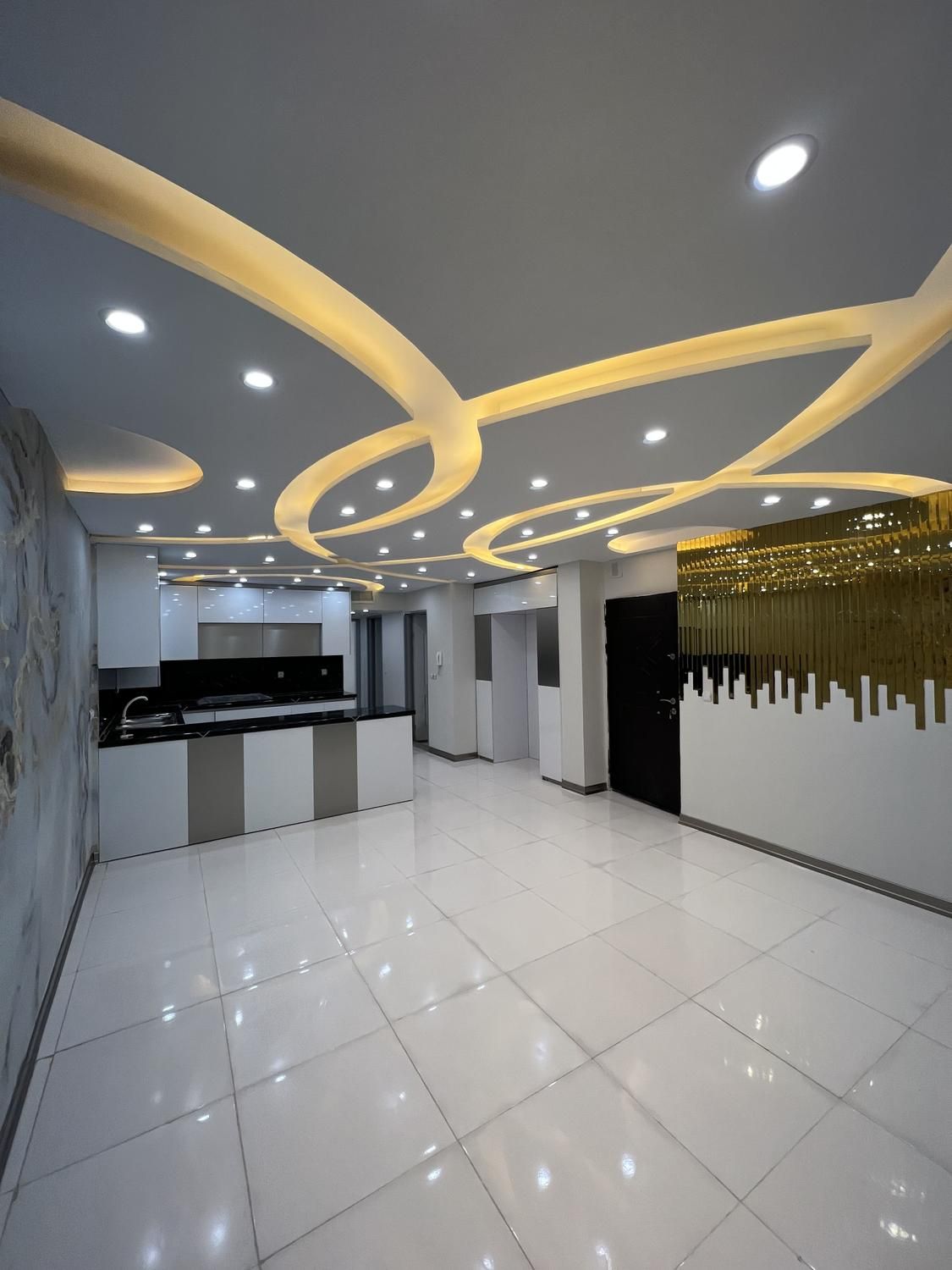 آپارتمان۹۴ متر کوهپایه (۲ کله نور گیر) ۲ واحدی|فروش آپارتمان|پرند, |دیوار