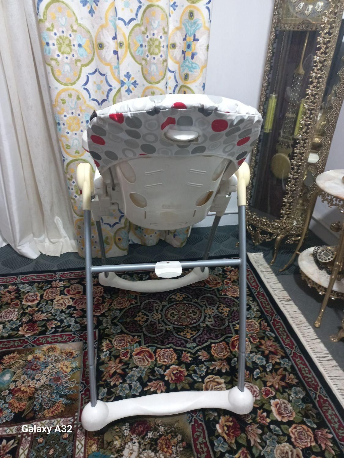صندلی غذای کودک و وان حمام نوزاد|اسباب و اثاث بچه|تهران, دهکده المپیک|دیوار