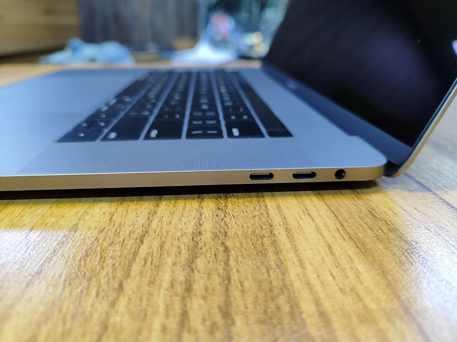 لپ تاپ MacBook Pro A1990 با رم 32 و هارد 2TB SSD|رایانه همراه|تهران, میدان ولیعصر|دیوار