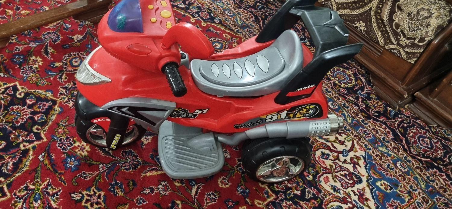 موتور شارژی با رنگ اسپرت|اسباب‌بازی بچه|تهران, صفا|دیوار