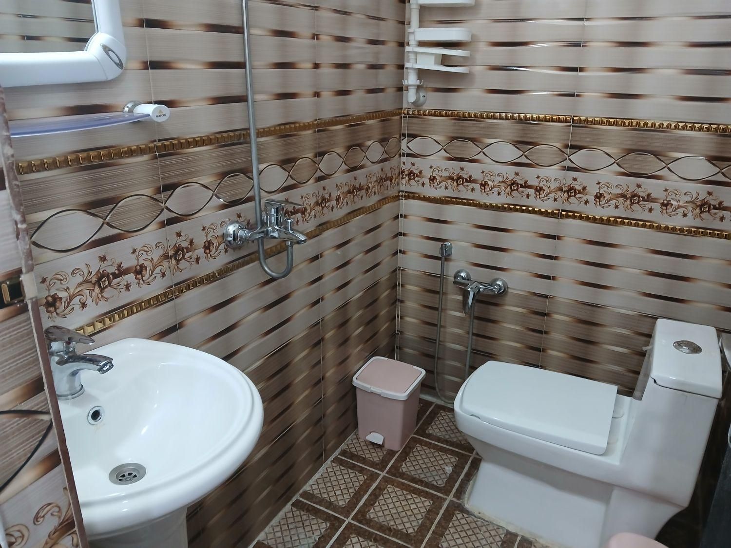 سوئیت آپارتمان. شیک وتمیز  (عکس هاواقعی)|اجارهٔ کوتاه‌مدت آپارتمان و سوئیت|همدان, |دیوار