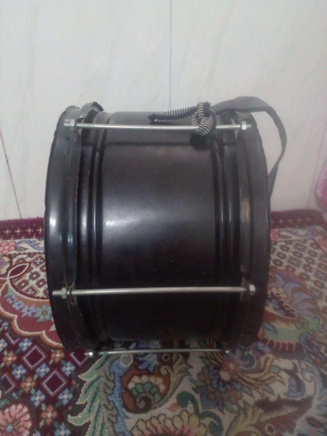 یک تبل نه خیلی بزرگ نه خیلی کوچیک|گیتار، بیس، امپلیفایر|بروجرد, |دیوار