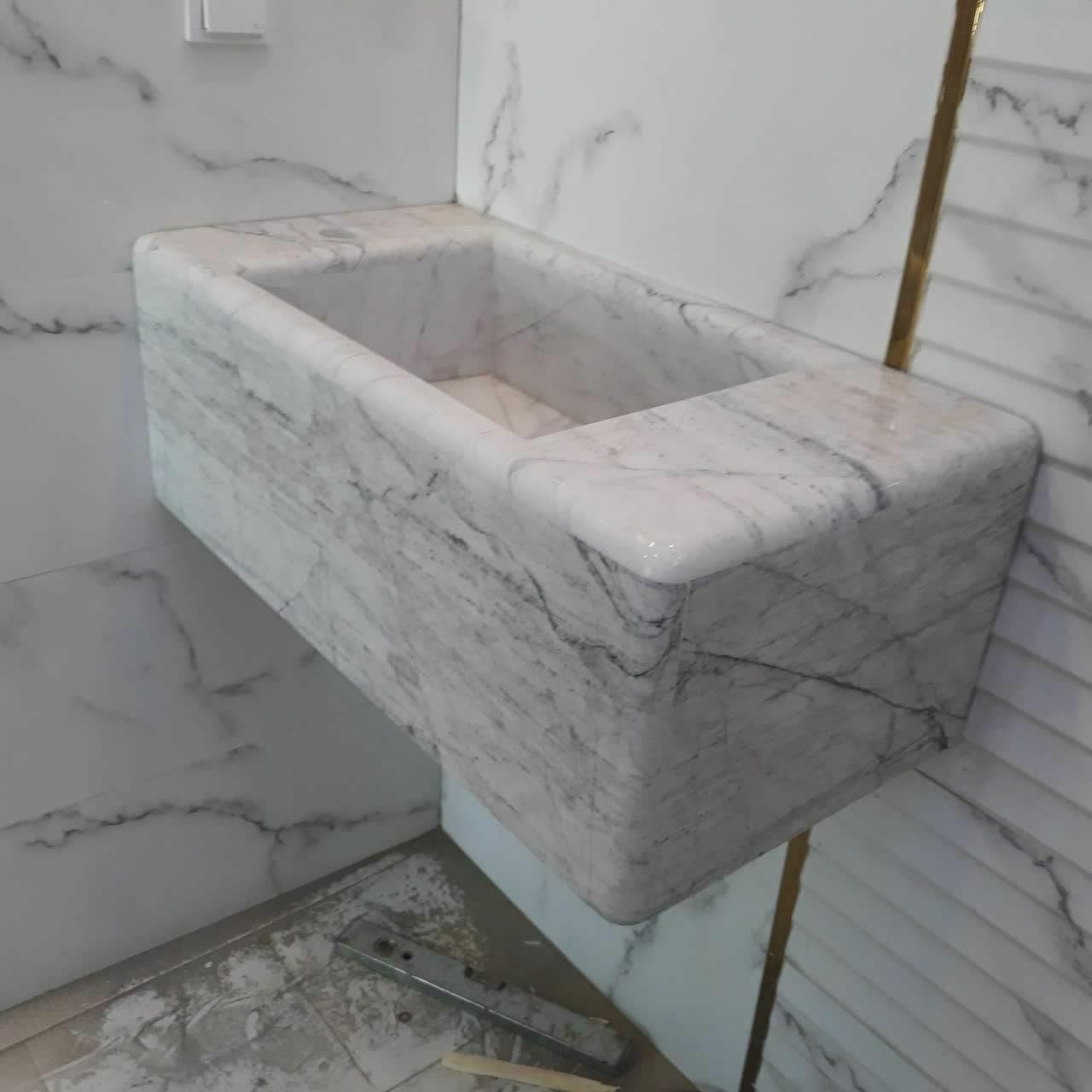 روشویی سنگی سفید و کرم|لوازم سرویس بهداشتی|اراک, |دیوار