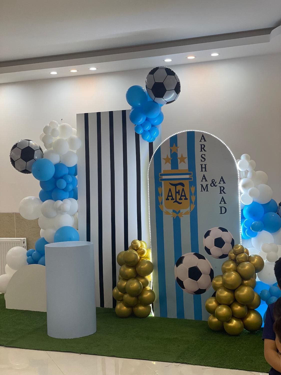 سالن جهت تولد دورهمی خانوادگی دوستانه زنانه|اجارهٔ کوتاه‌مدت ویلا و باغ|یزد, |دیوار