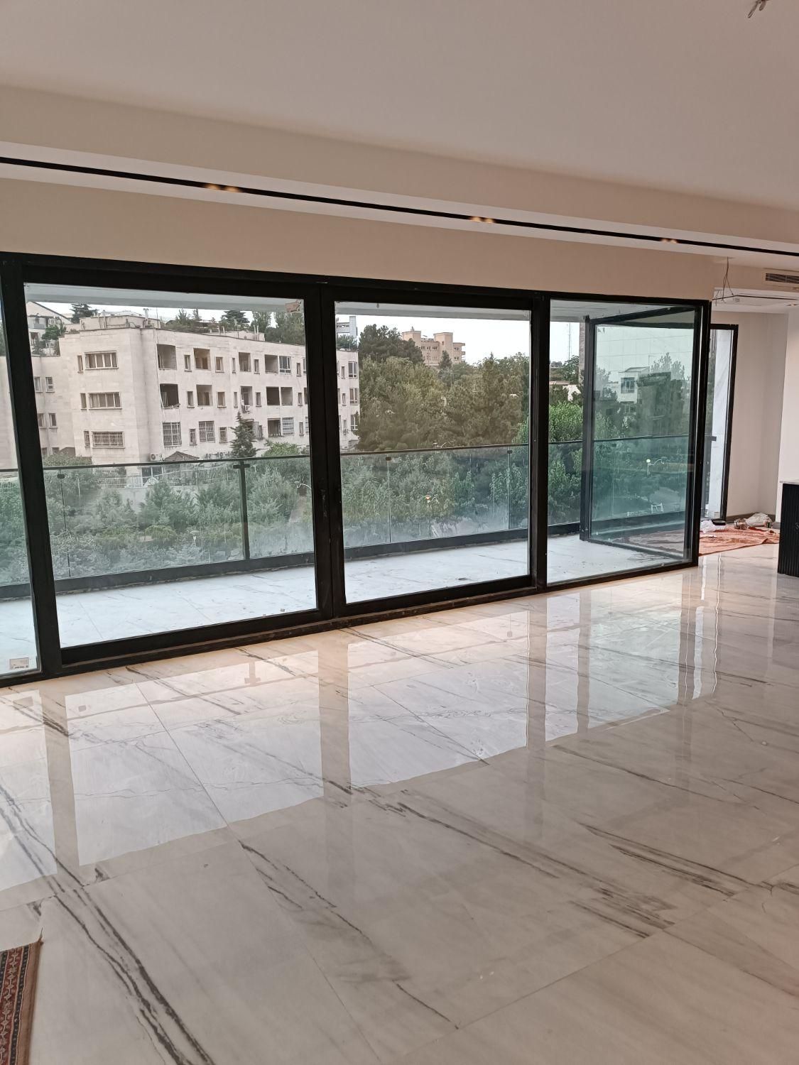 لوکس ترین برج گلزار / ۲۲۰ متر طبقه آخر نوساز