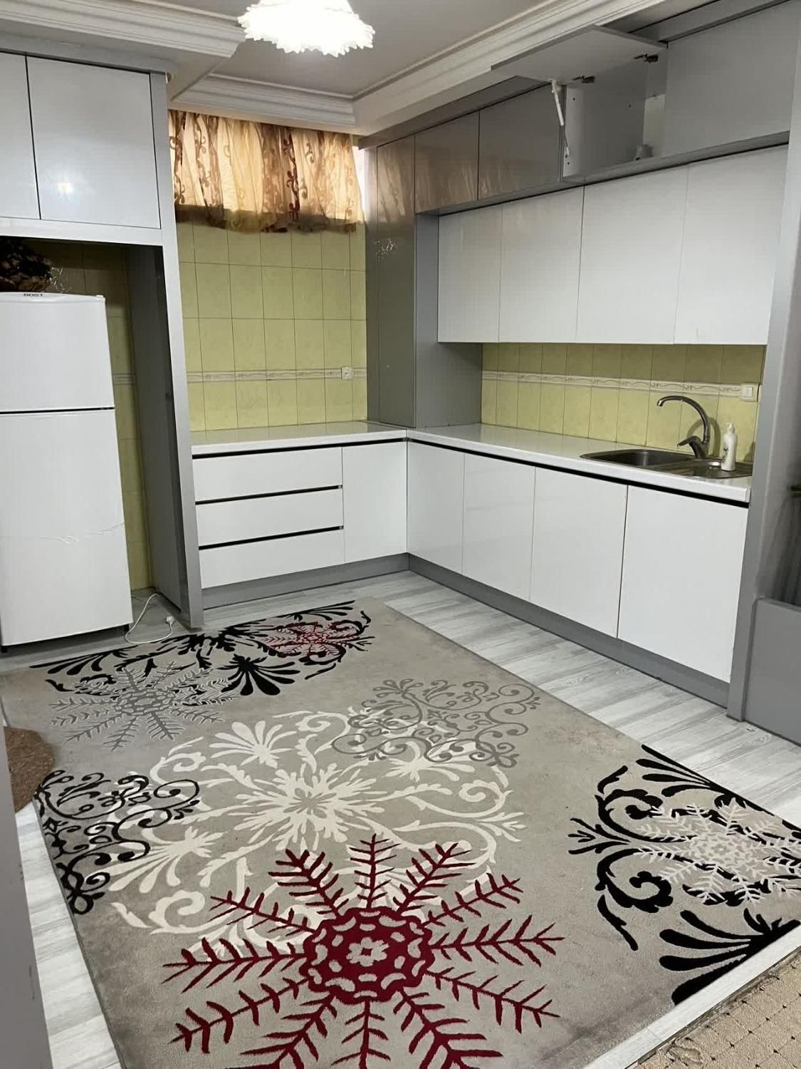 سوئیت و یک خواب کنار میدان نقش جهان|اجارهٔ کوتاه‌مدت آپارتمان و سوئیت|اصفهان, قلعه طبره|دیوار