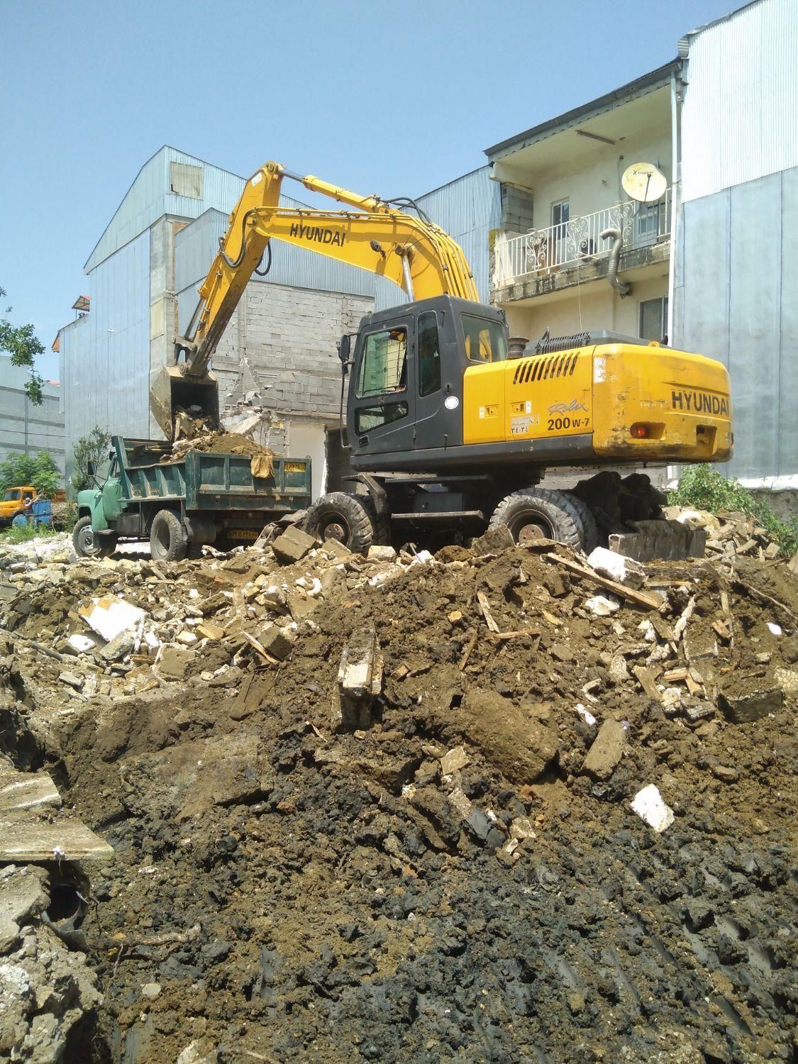 تخریب ساختمان های کلنگی و گودبرداری درکمترین زمان|خدمات پیشه و مهارت|رشت, استقامت ۱|دیوار