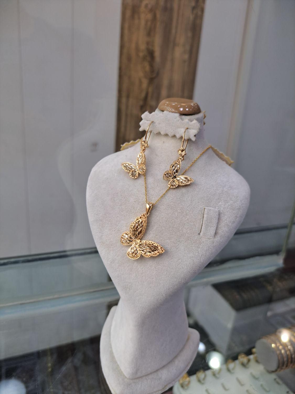 نیم ست پروانه مینیمال|جواهرات|قم, نیروگاه|دیوار