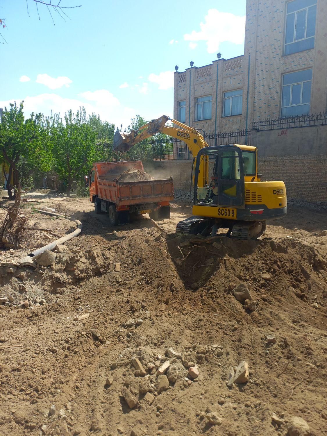 حمل نخاله باکارگر وبابکت وتهیه مصالح ساختمانی|خدمات حمل و نقل|شهریار, شهرک نماز (دینار آباد)|دیوار