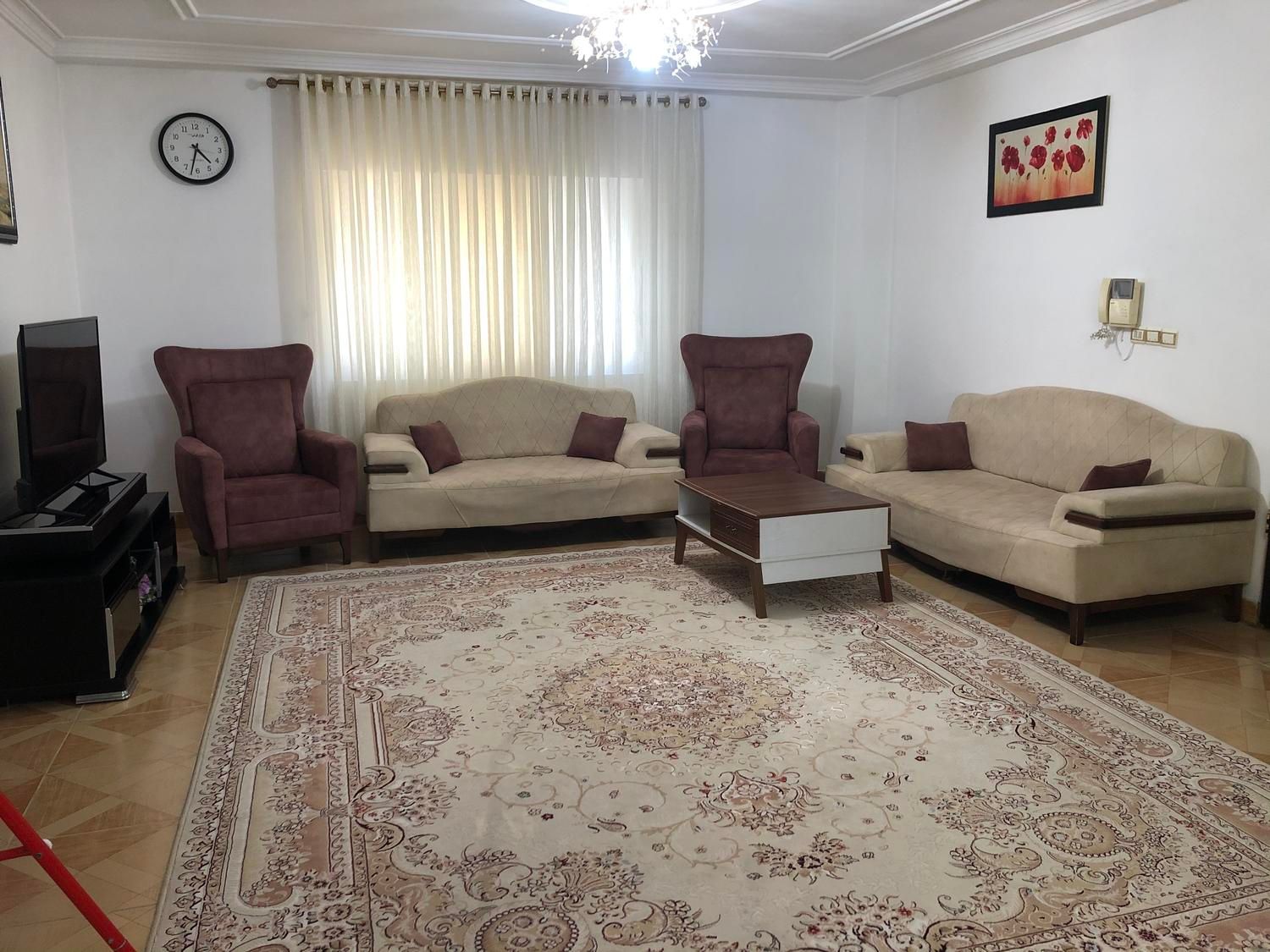 اپارتمان طبقه اول مرکز شهر با پارگینگ اختصاصی|اجارهٔ کوتاه‌مدت آپارتمان و سوئیت|رشت, امین الضرب|دیوار