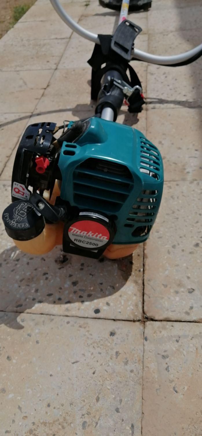 ماشین علفزن ماکیتا ژاپن اصلی RBC 2500|ماشین‌آلات صنعتی|تهران, جنت‌آباد شمالی|دیوار