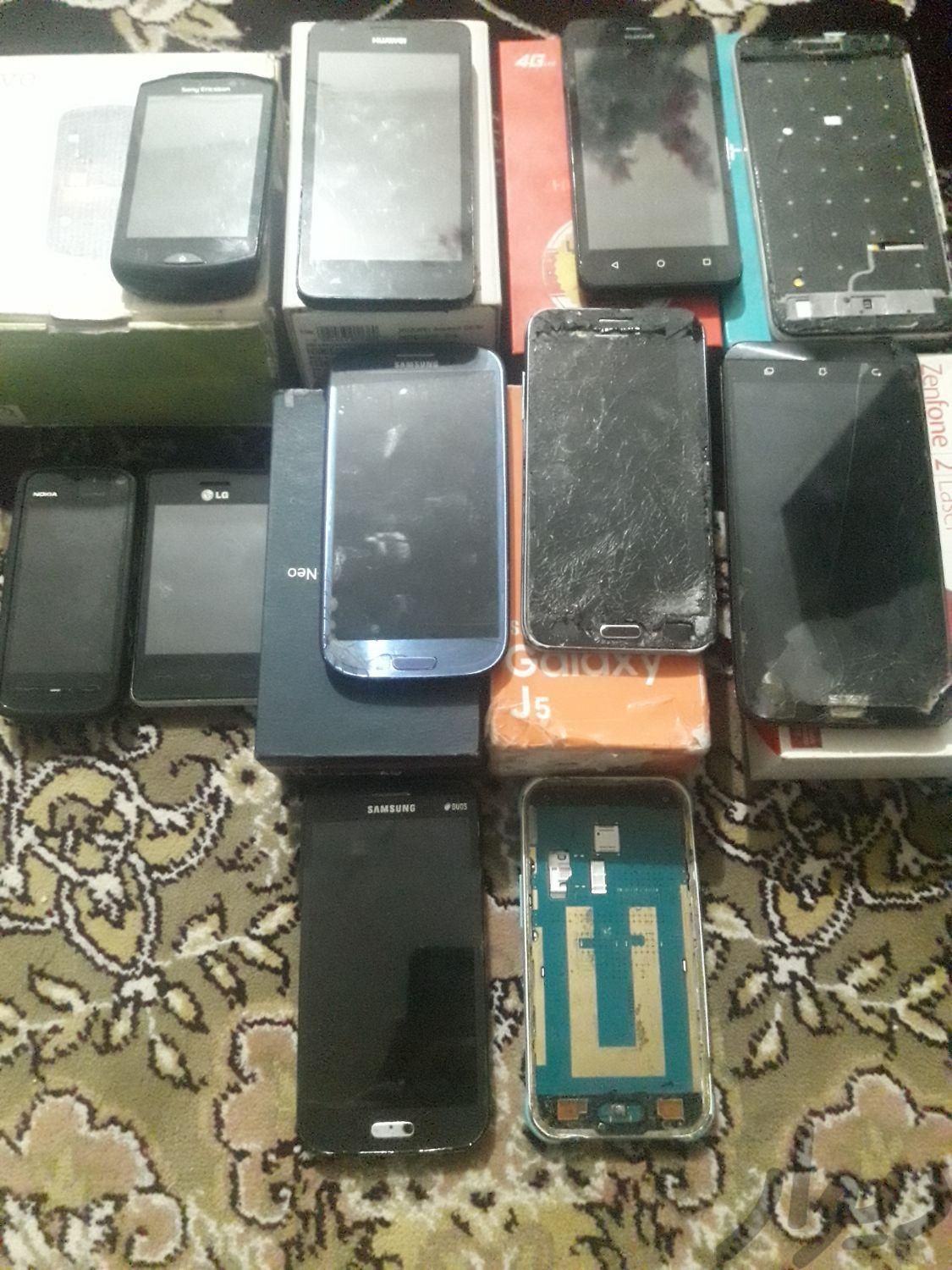 تعدادی گوشی نیازبه تعمیرجزئی|موبایل|قم, توحید|دیوار