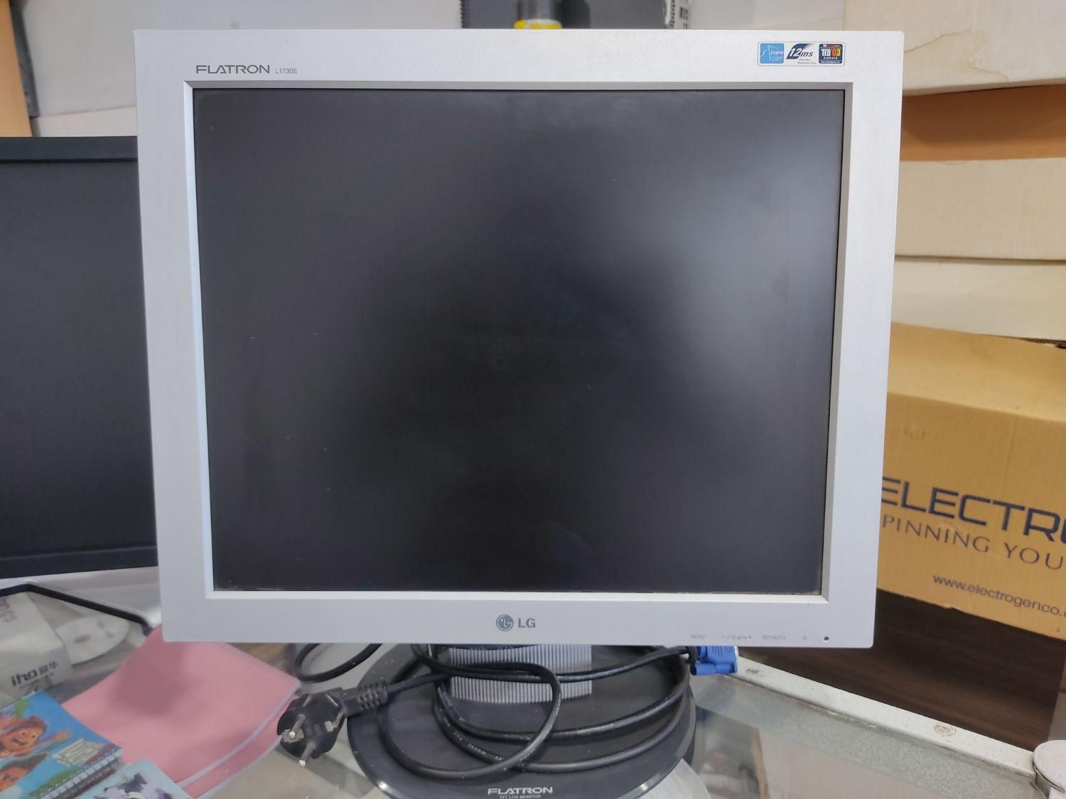 مانیتور 17 اینج LG و 22 اینج DELL|قطعات و لوازم جانبی رایانه|زنجان, |دیوار