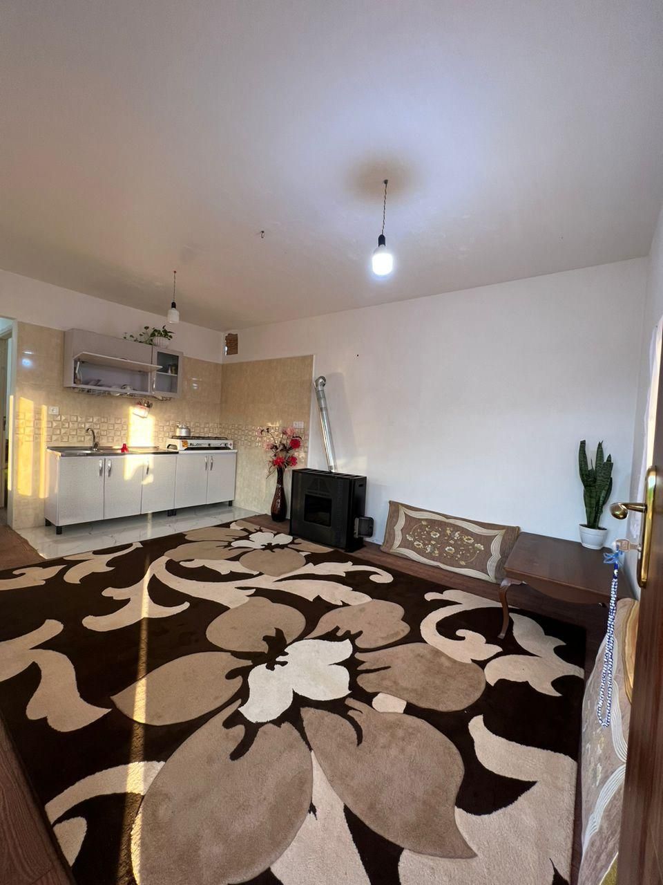 ویلاجنگلی نویان با ویو بی نظیر|اجارهٔ کوتاهمدت ویلا و باغ|شیرگاه, |دیوار