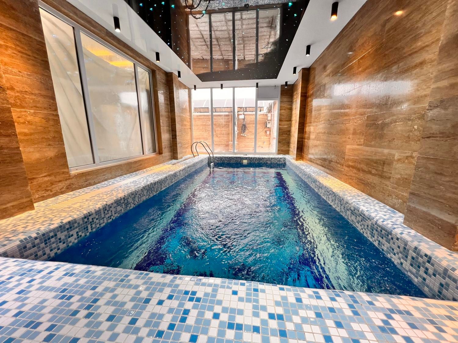 اجاره ویلا استخردار دوخوابه|اجارهٔ کوتاهمدت ویلا و باغ|رشت, گلسار|دیوار