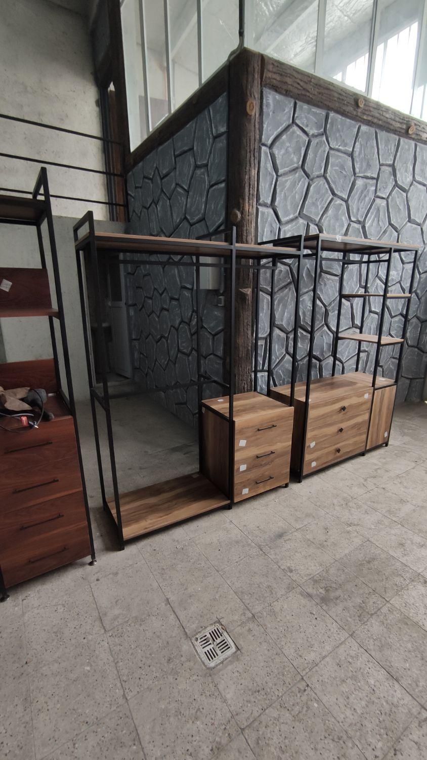 رگال فلزی با آینه متحرک|کتابخانه، شلف، قفسه‌های دیواری|مشهد, نوید|دیوار