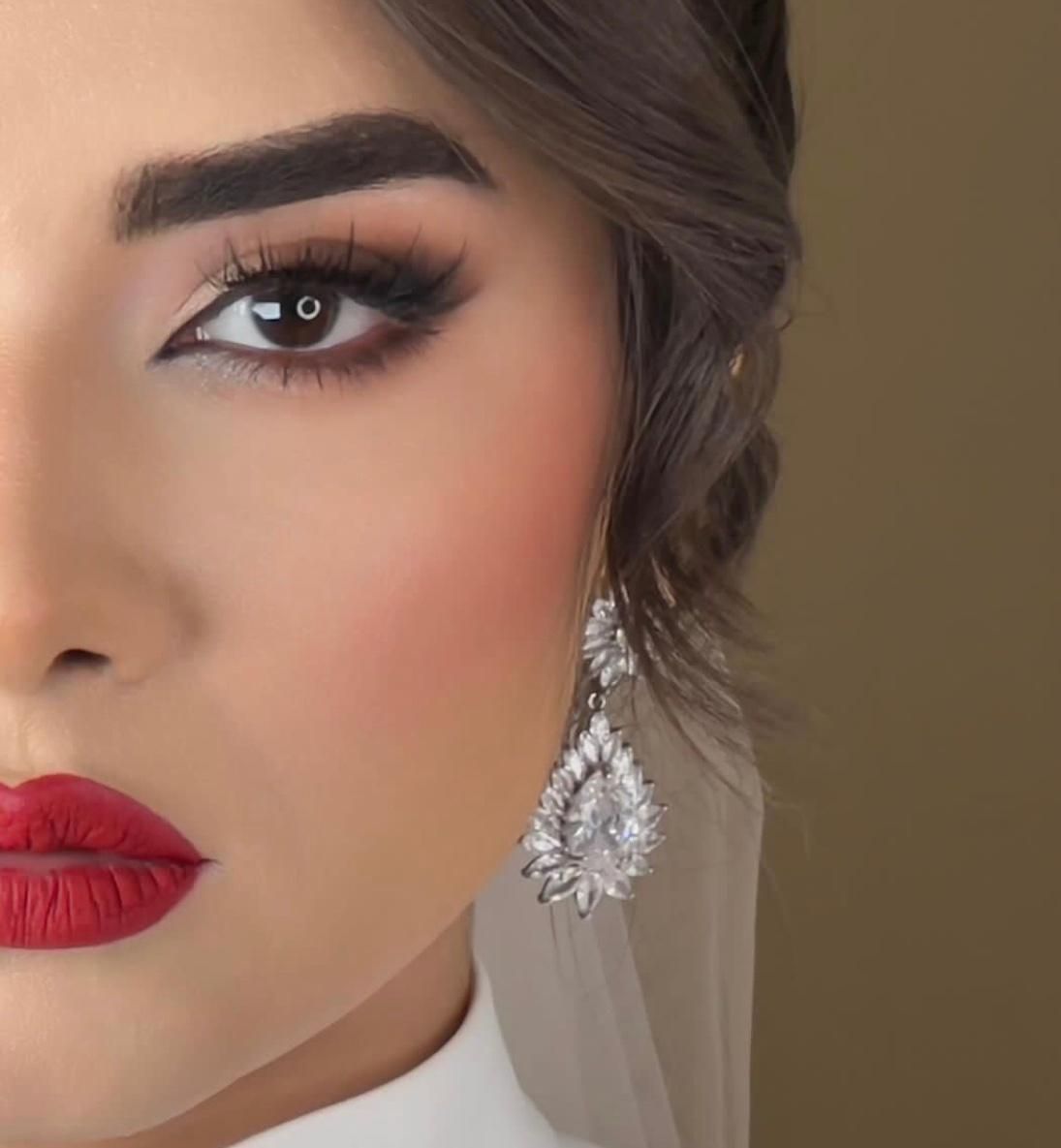 میکاپ و شنیون عروس و همراه وی آی پی|خدمات آرایشگری و زیبایی|مشهد, سجاد شهر|دیوار