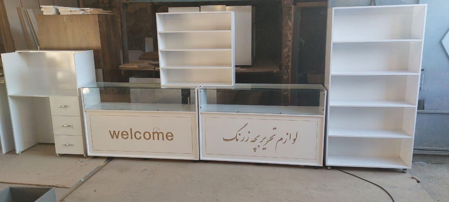 رگال استند قفسه طبقه ویترین شیشه پاچال دکور مغازه|فروشگاه و مغازه|مشهد, نوید|دیوار