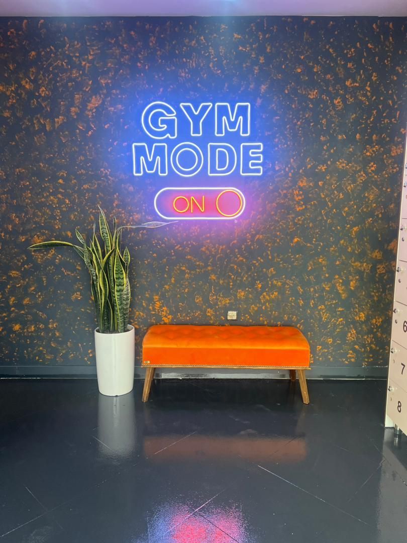 بامانلی زیبایی ماندگارست تابلو نئون سیلیکون|فروشگاه و مغازه|تبریز, |دیوار