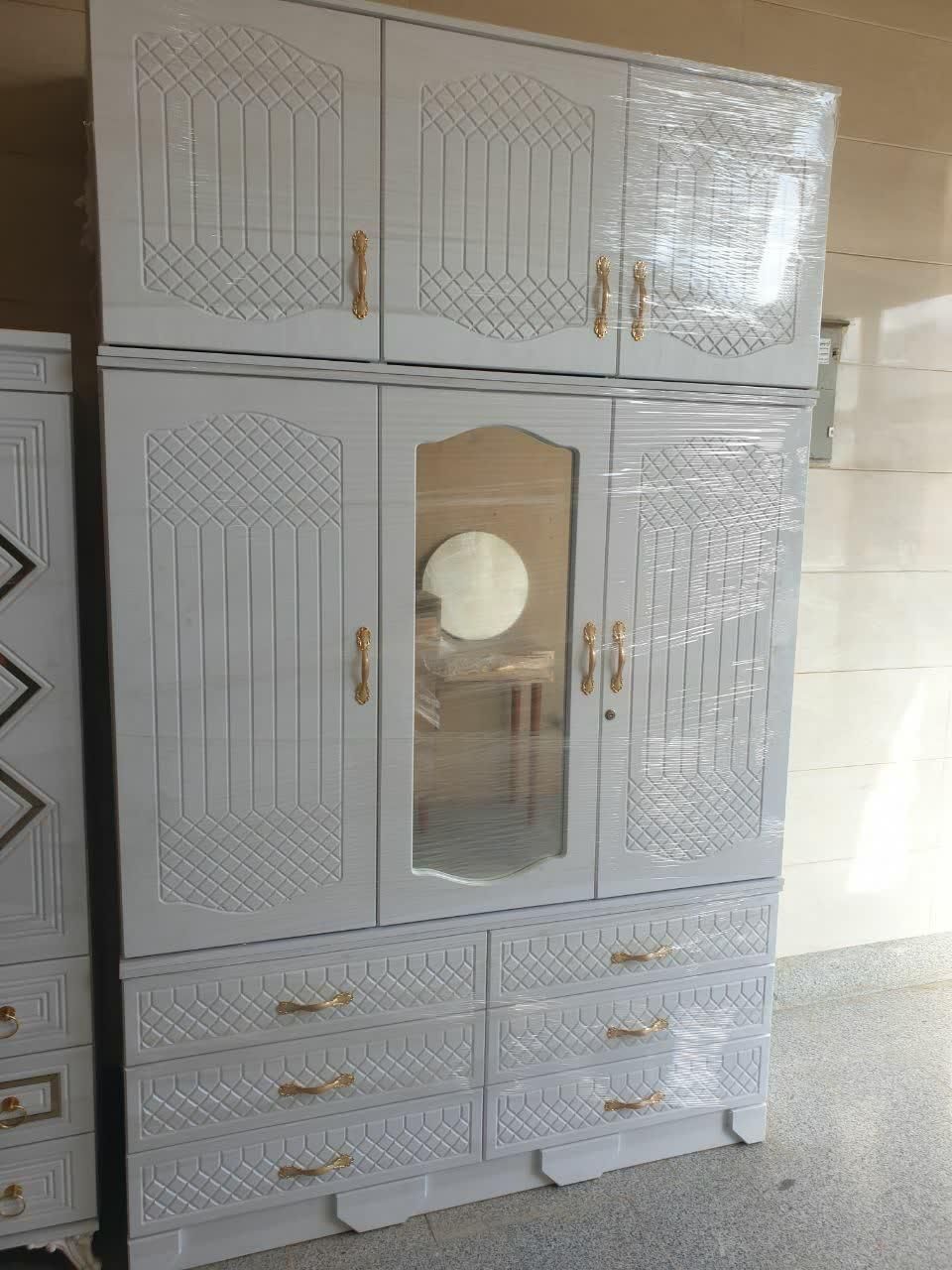 مصنوعات چوبی کمد دیواری(مستاجری) سیسمونی|جاکفشی، کمد، دراور|همدان, |دیوار