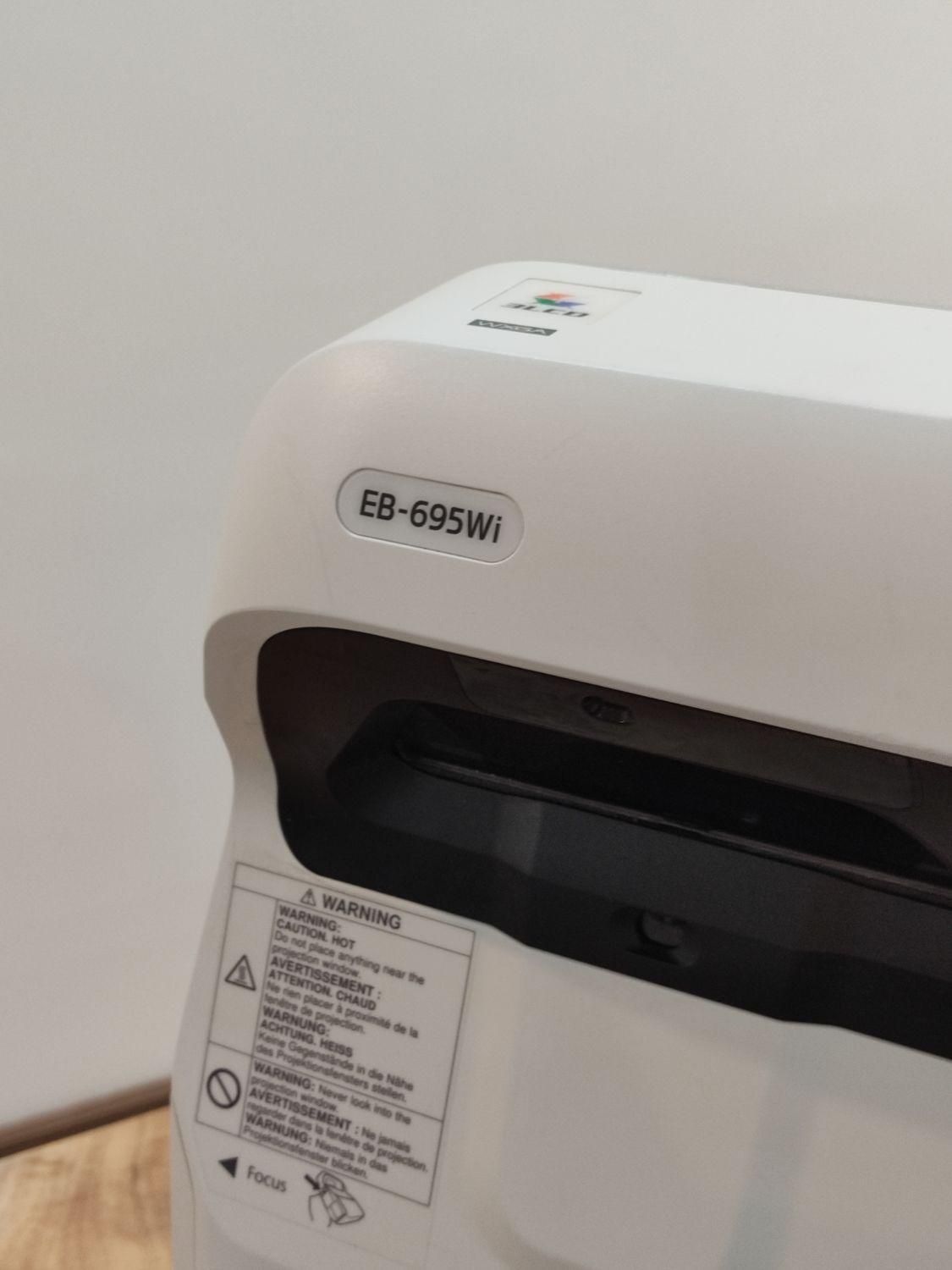 ویدئو پروژکتور اپسون Epson 695wi|تلویزیون و پروژکتور|تهران, دانشگاه علم و صنعت|دیوار