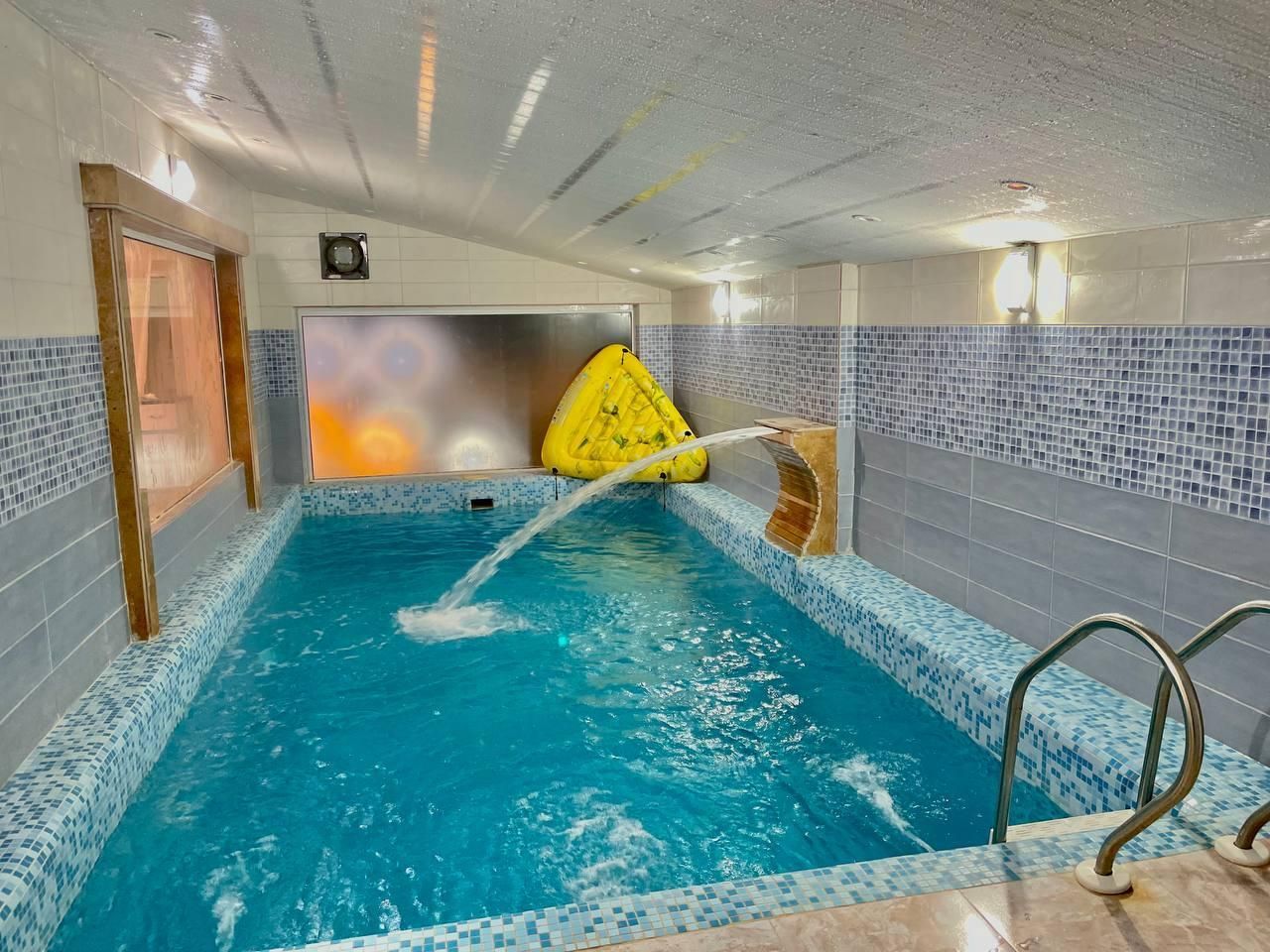 ویلا دو خواب استخر دار نوساز با لوازم بازی|اجارهٔ کوتاهمدت ویلا و باغ|تنکابن, |دیوار