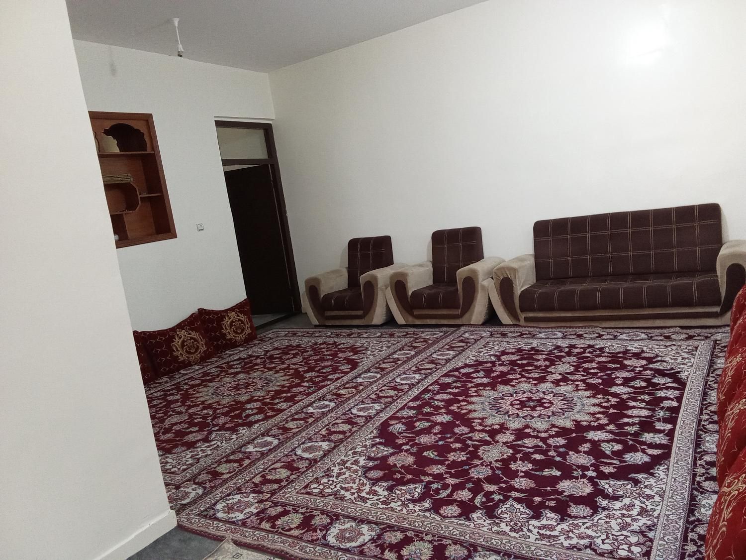 ویلایی تمیز در خیابان دانش (فقط کوتاه‌مدت)|اجارهٔ کوتاه‌مدت آپارتمان و سوئیت|قشم, |دیوار