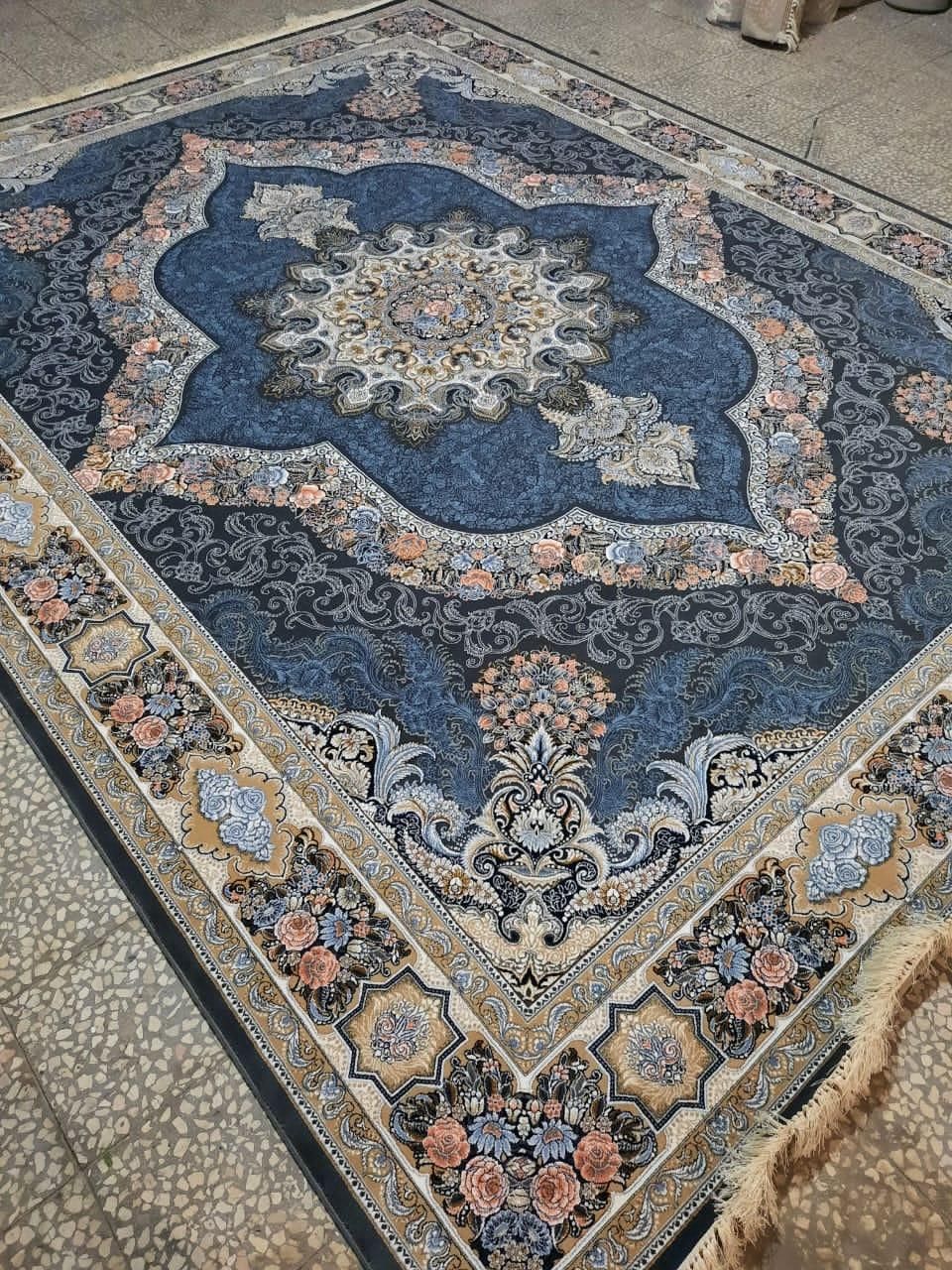 فرش //تولیدی درمحله نقدواقساط|فرش|بندرعباس, |دیوار