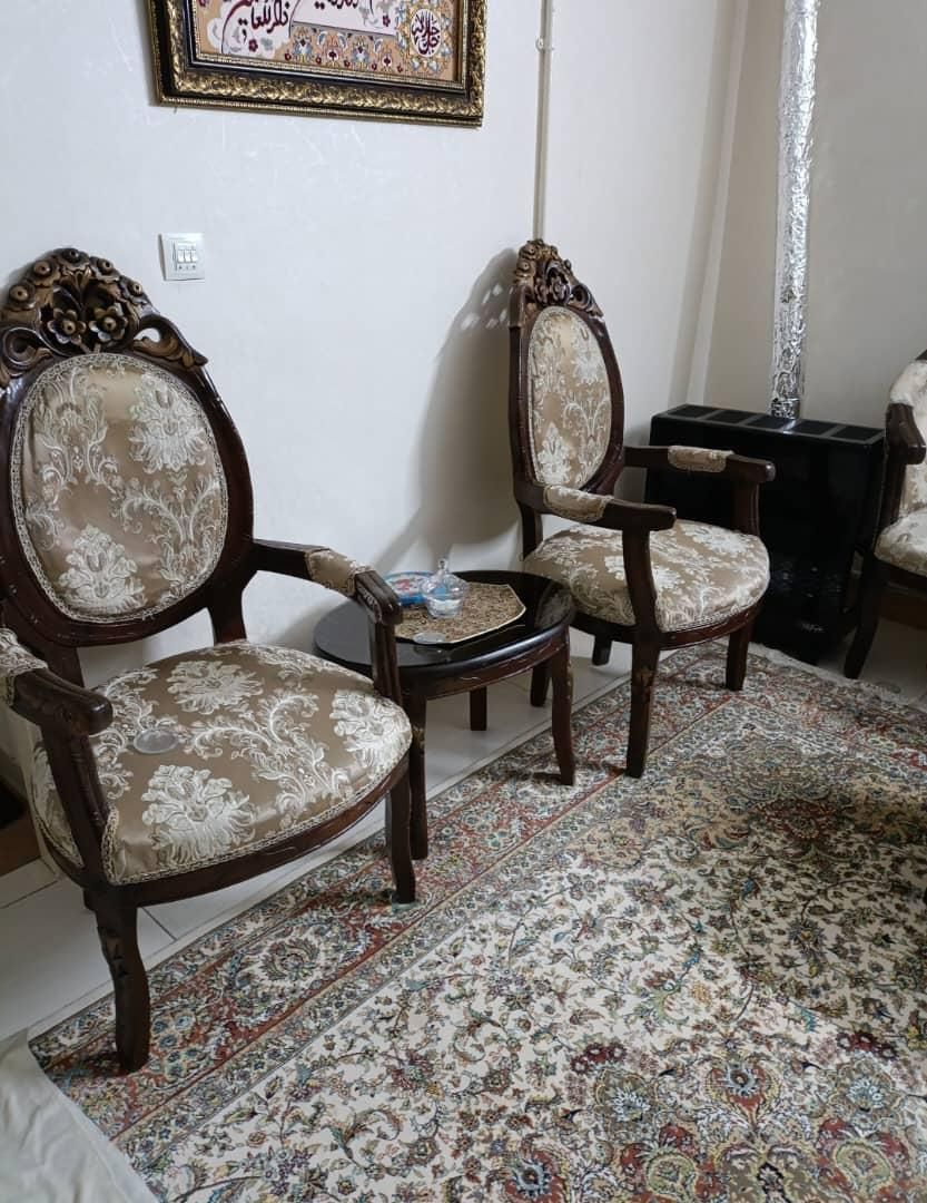 مبل فرهی چوب گردو و میزناهارخوری|مبلمان خانگی و میز عسلی|کرج, فاز ۴ مهرشهر|دیوار