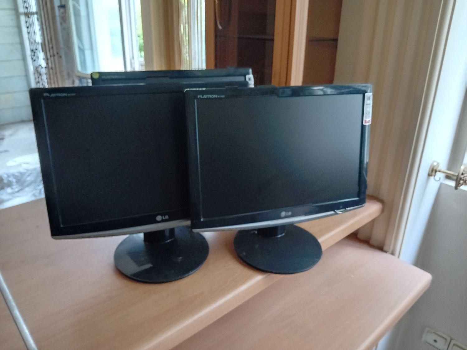 مانیتور LCD 17 واید در حد مشکی برند الجی|قطعات و لوازم جانبی رایانه|تهران, نیروی هوایی (پیروزی)|دیوار