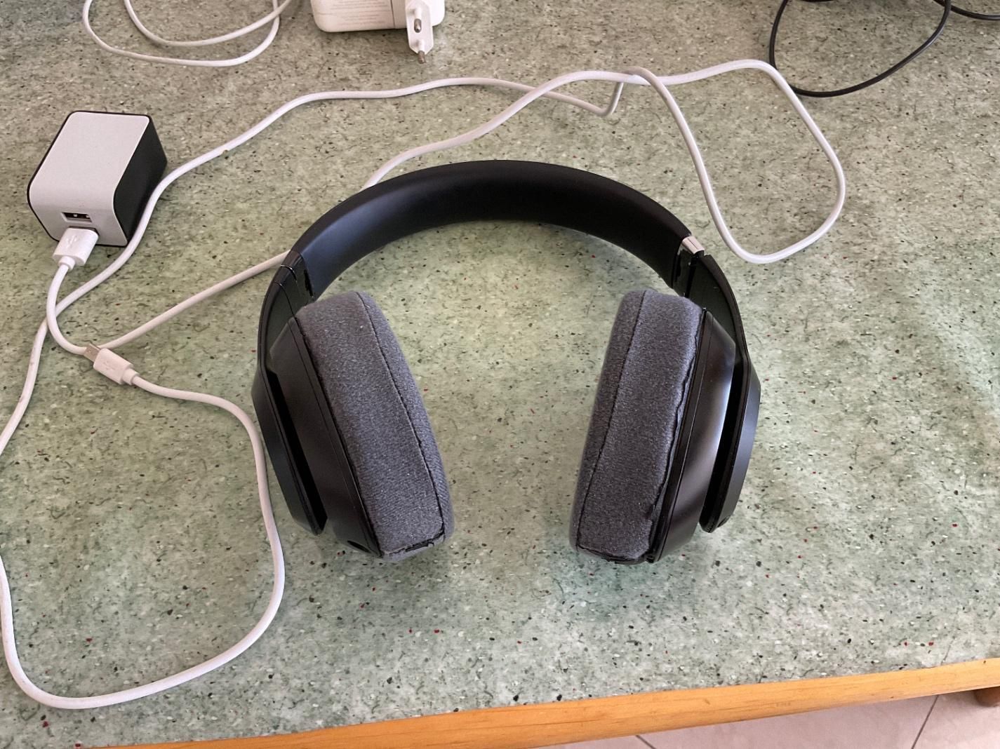 هدفون بلوتوثی   BEATS SATADIO PRO با قدرت بالا|لوازم جانبی موبایل و تبلت|تهران, امانیه|دیوار