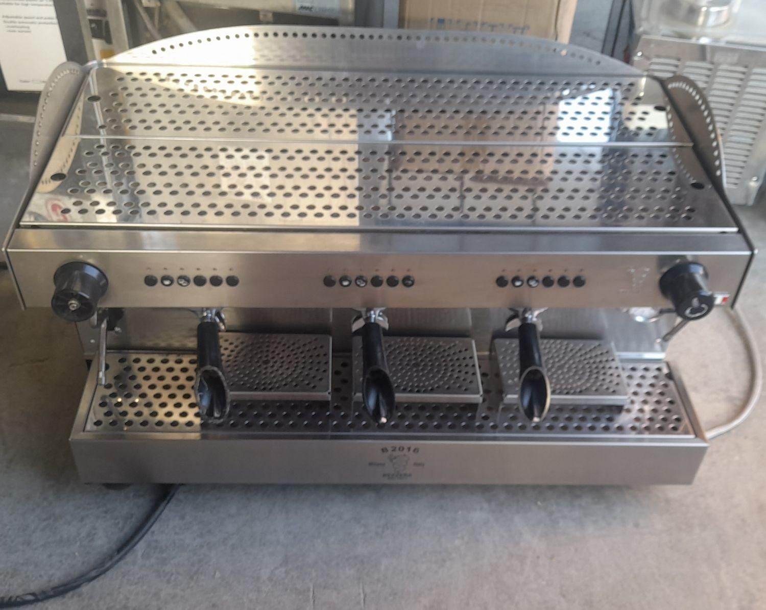 اسپرسو ساز / قهوه ساز /|ماشین‌آلات صنعتی|شیراز, گویم|دیوار