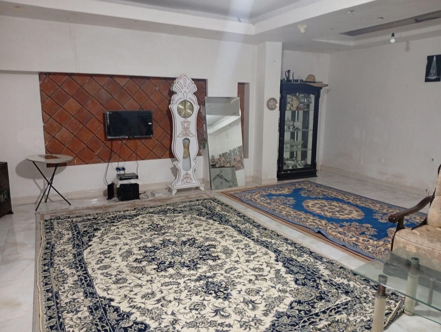 ویلا دوخوابه پارکینگ دار|اجارهٔ کوتاهمدت آپارتمان و سوئیت|چالوس, |دیوار