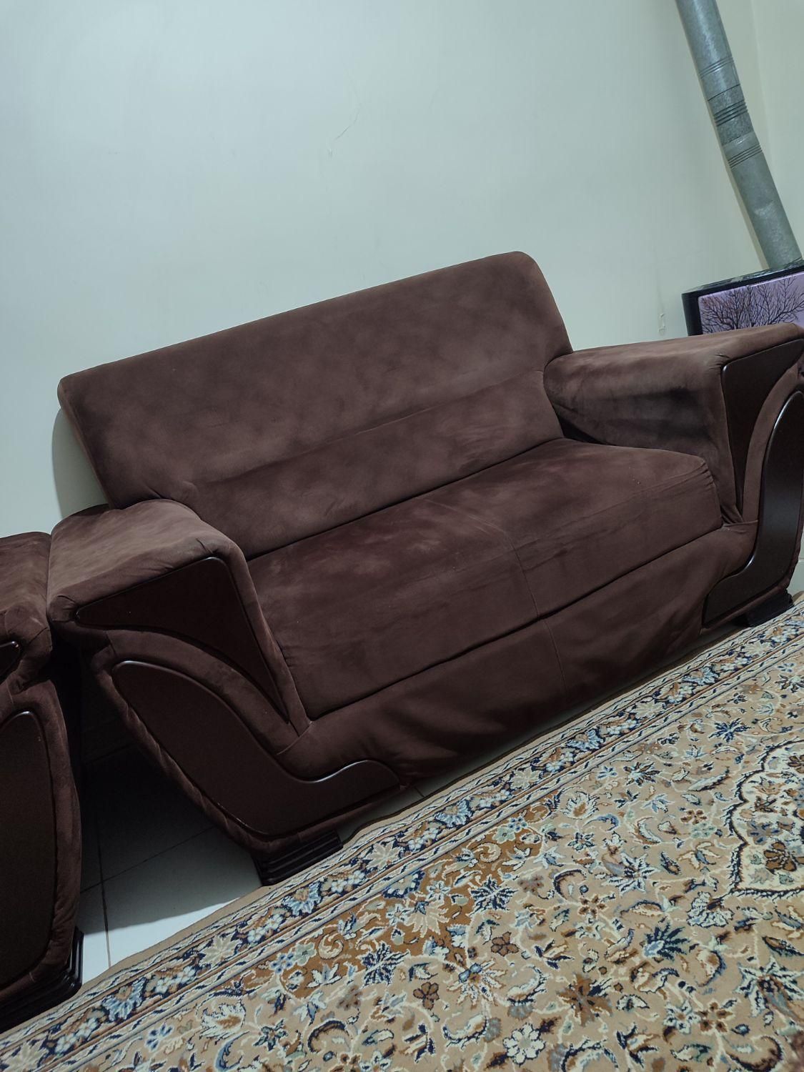 یک دست مبل ۶ نفره سالم وراحت|مبلمان خانگی و میز عسلی|تهران, تهرانپارس شرقی|دیوار