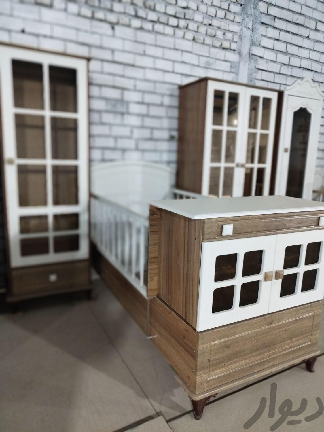 سرویس کامل نوزاد تخت کمد ویترین گهواره|تخت و صندلی بچه|مشهد, آیت الله عبادی|دیوار