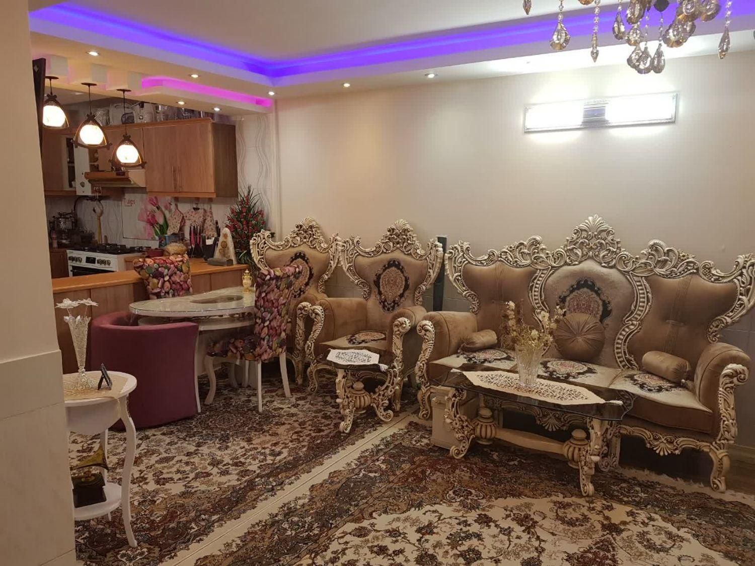 مبل و جلو مبلی|مبلمان خانگی و میز عسلی|خمینی‌شهر, |دیوار