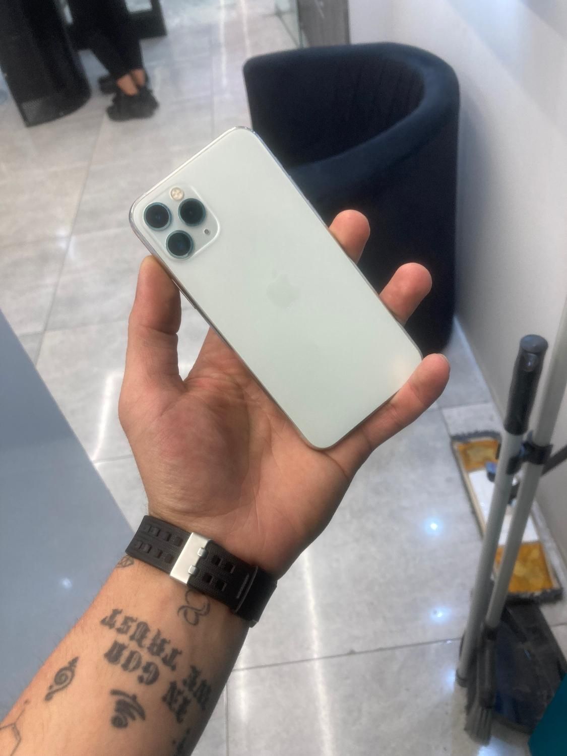 Iphone 11 pro|موبایل|اصفهان, باغ زرشک|دیوار